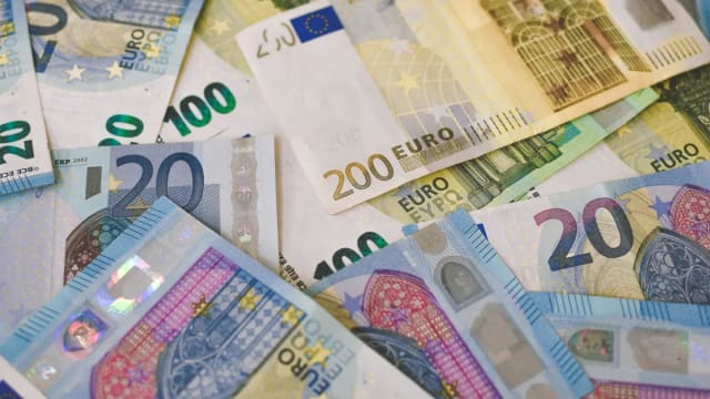 German PMI Shows Private Sector Contracts Second Month Running