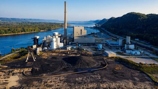 Trump Unveils $700 Million Coal Support Plan Using Emergency Powers
