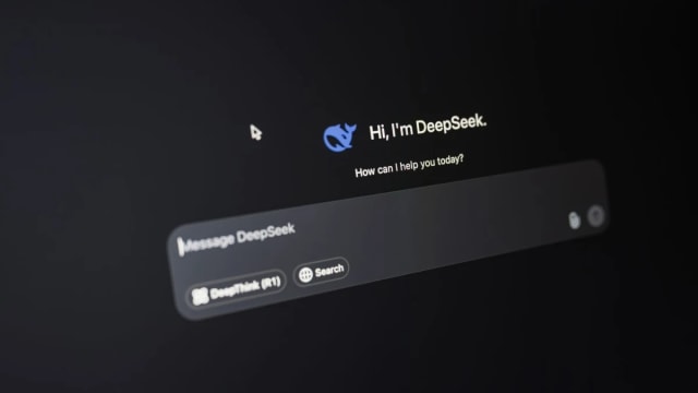 Hinge (CLIENT) Users Increase to 1.5M Amid AI Conversation Tools