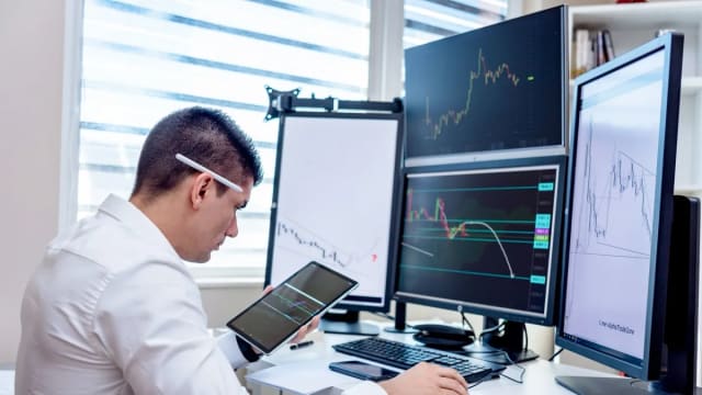 Quantum Computing Stocks Outlook: IonQ, Rigetti, D-Wave Overview