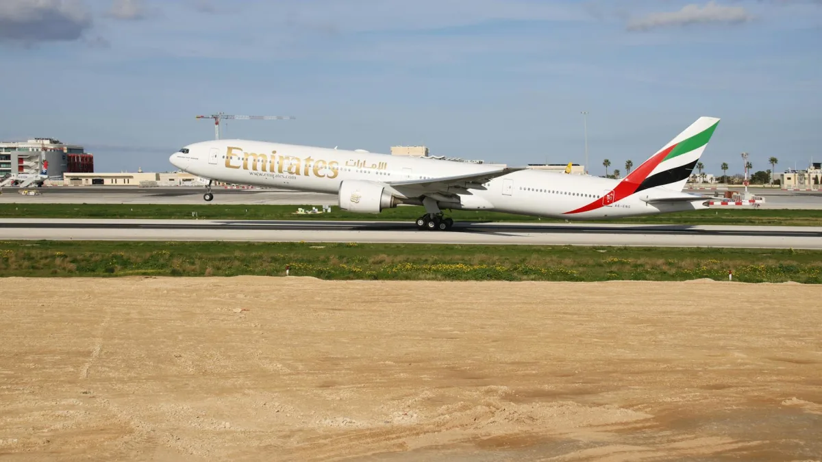 Emirates Resumes Flights to UK, Easing Recent Travel Disruptions