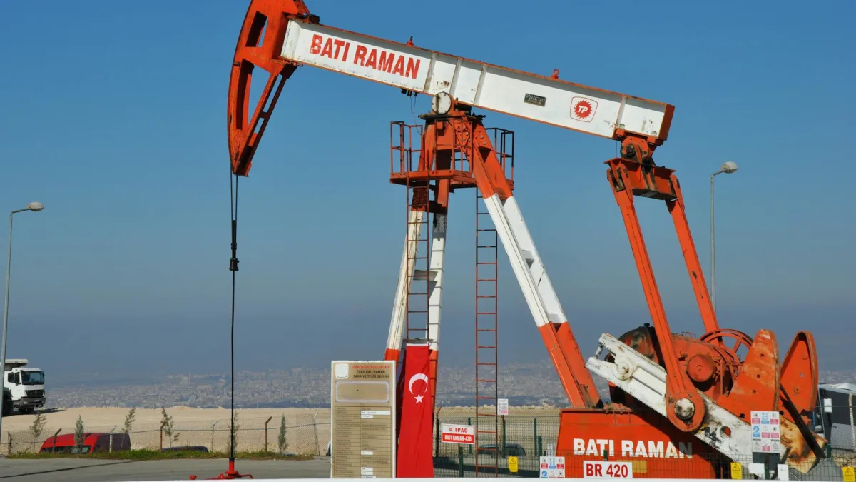 Wells Fargo Upgrades Occidental Petroleum on Growth Prospects and Efficiency