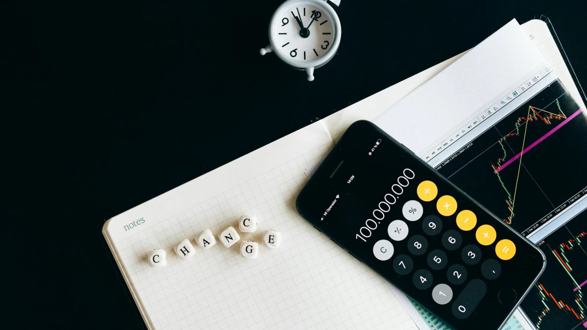 Private Credit Market Faces Turmoil as Investors Withdraw Amid Risks