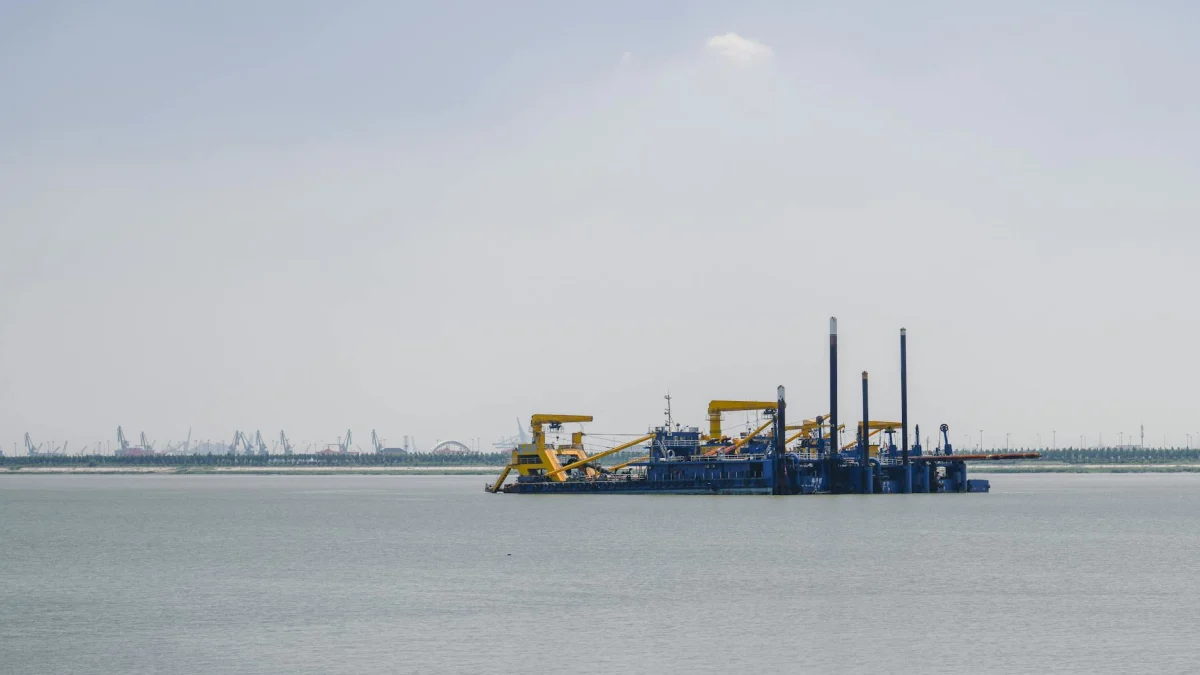 Trump Administration Restarts California Oil Drilling Amid Iran Tensions