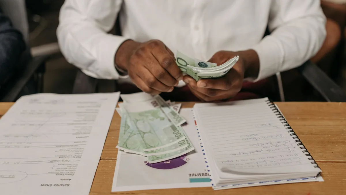 Finance Insider Reveals Major Money Mistakes Made as an Investment Banker