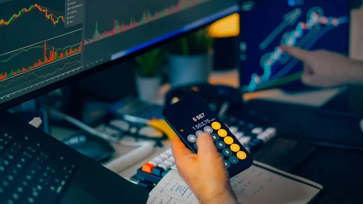 Warren Buffett Issues $373 Billion Warning for Stock Market Investors