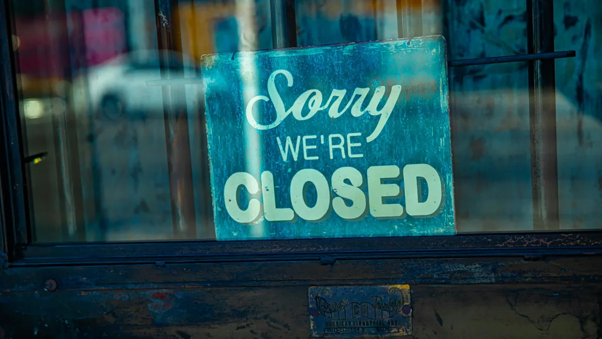 UAE Reopens Airspace After Brief Closure Due to Regional Tensions