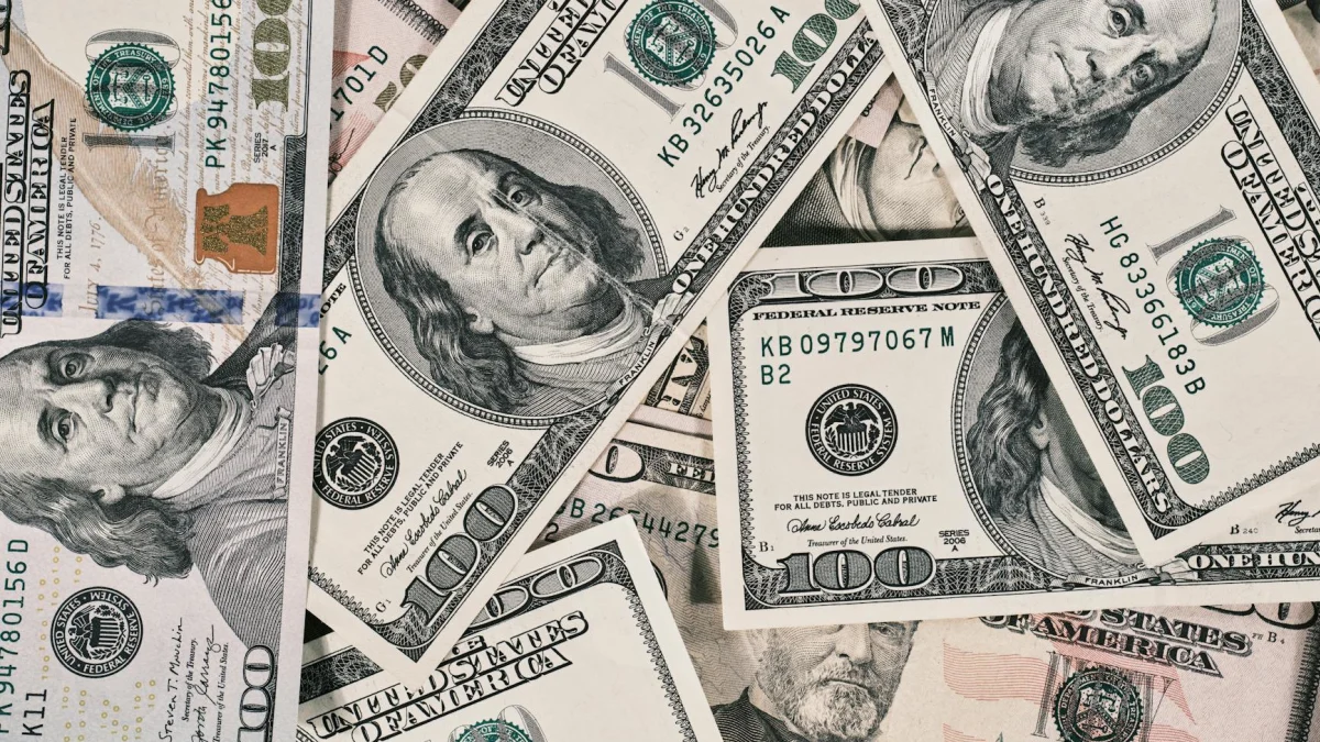 US Airports Face Shutdown Risks Amid Ongoing Government Funding Standoff