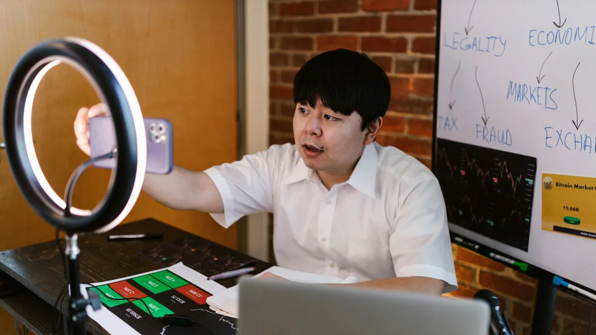 Mitsui OSK Shares Hit Record Highs After Elliott Investment Stake Announcement