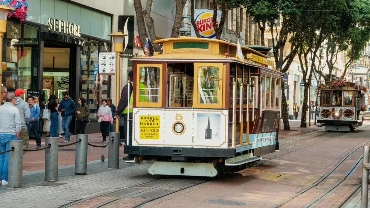 Trump's Efforts to Oust Powell Face Resistance Amid Ongoing DOJ Probe