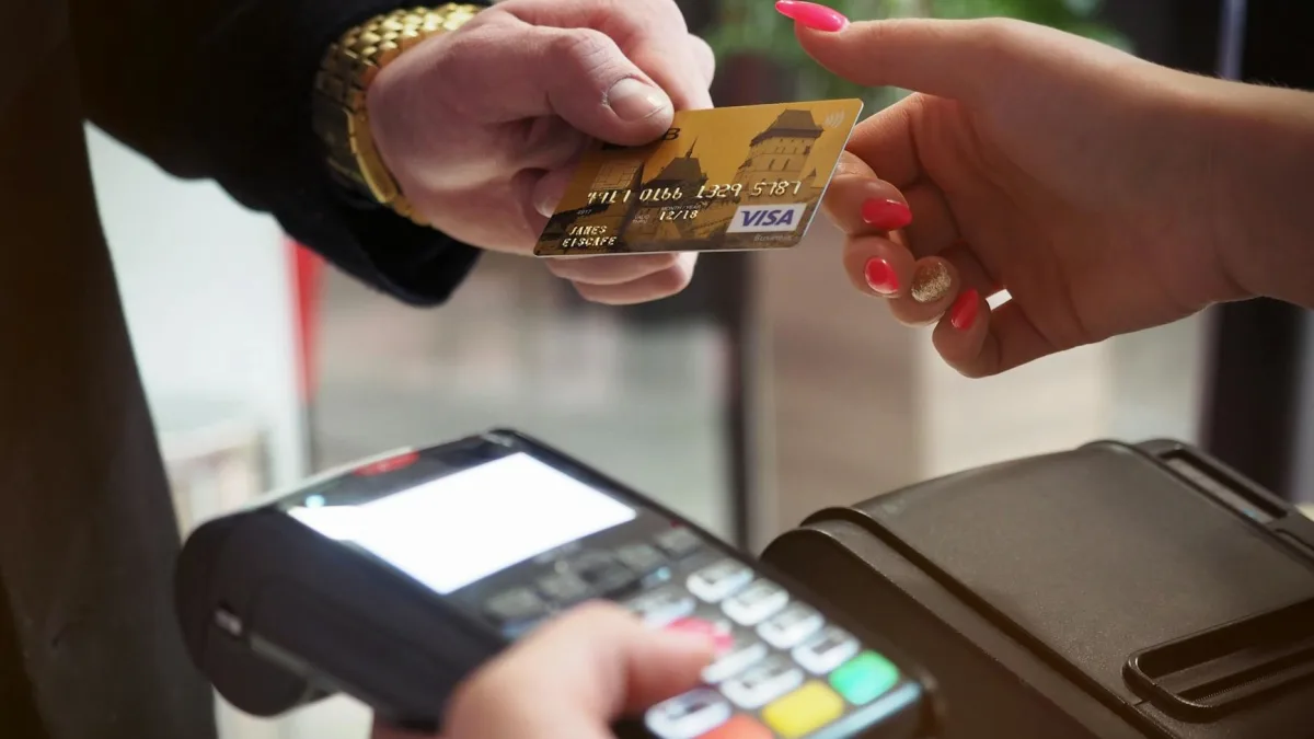 UK Pay Growth Hits Lowest Rate in Over Five Years at 3.8%