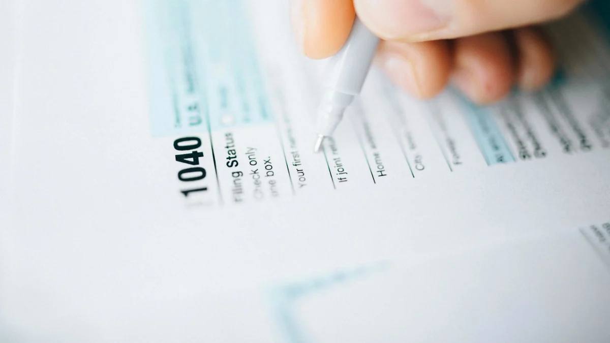 Average IRS Tax Refund Sees 10.8% Increase, Impacts Consumer Spending