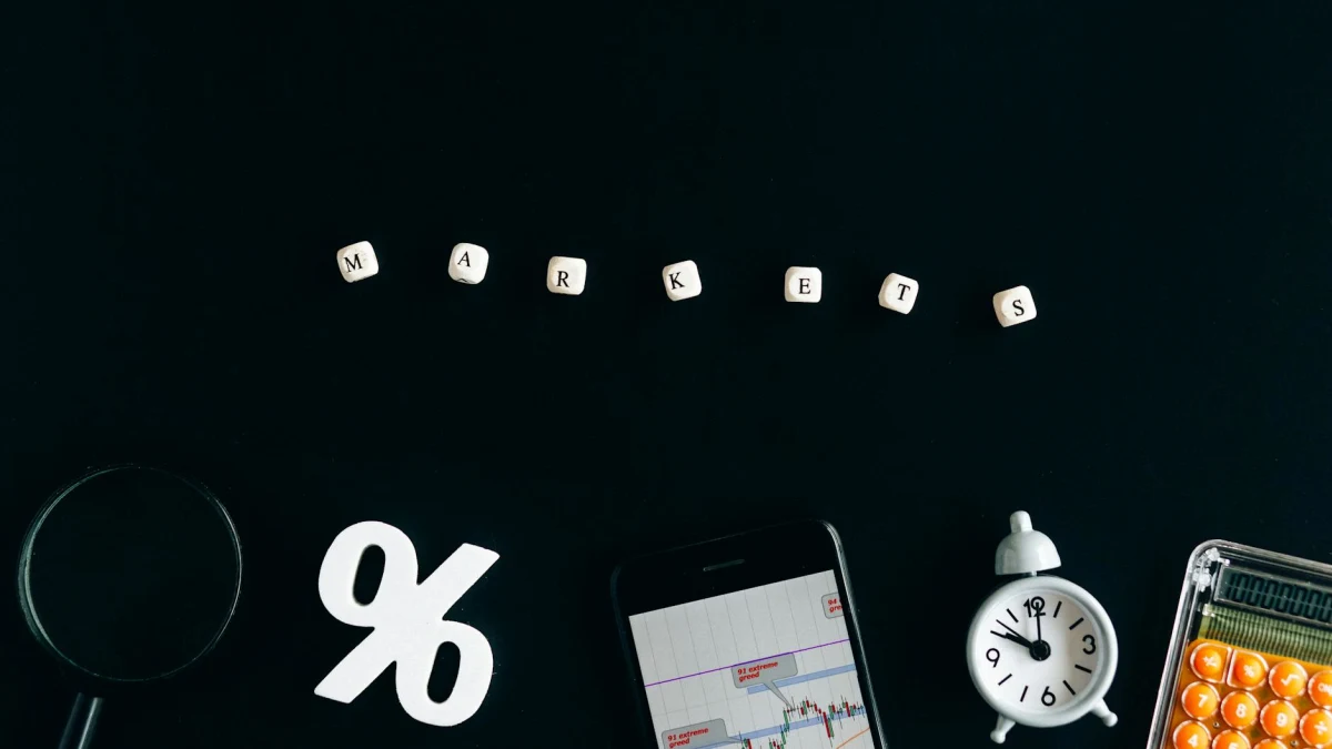 Impact of Stock Market Crashes on Investments: Key Data Points and Analysis