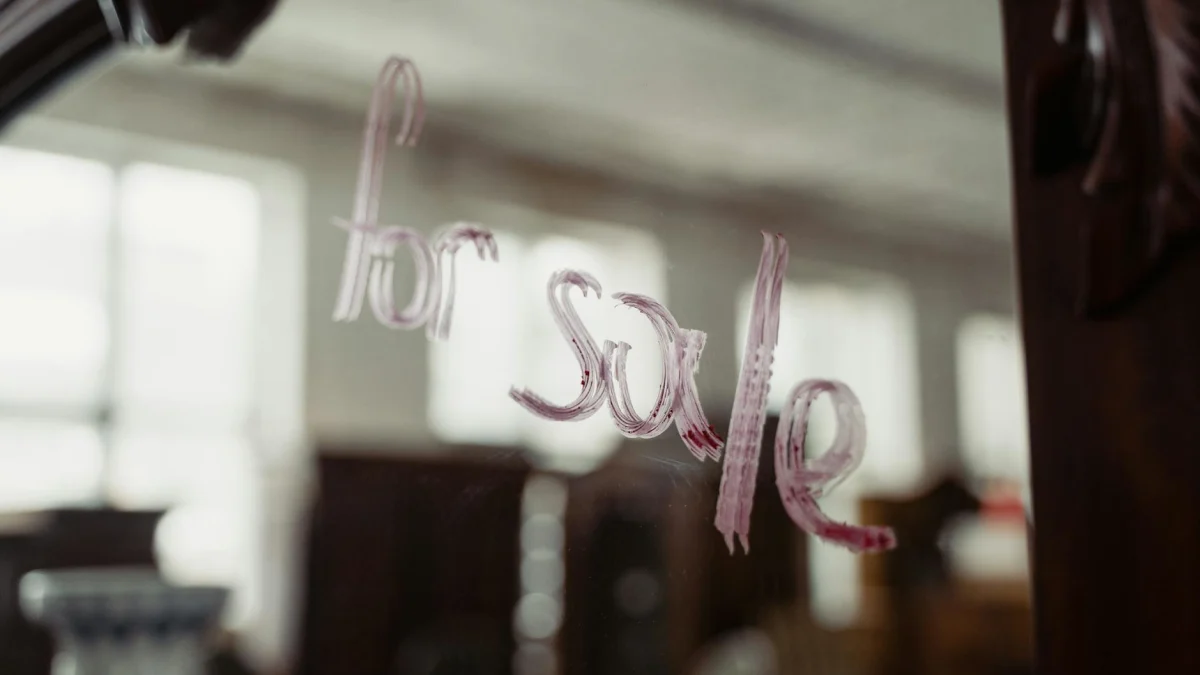 National Vision CEO Sells 35,000 Shares for $929,000 Under Planned Sale