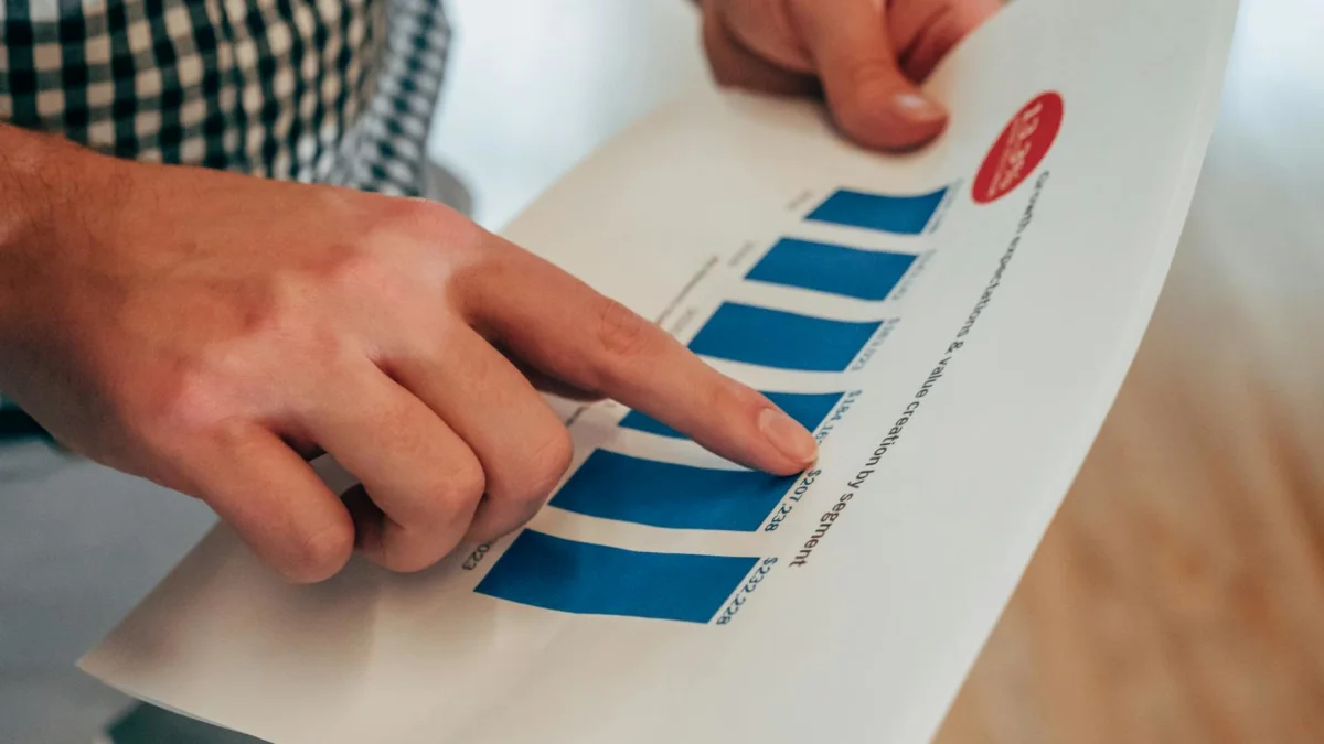 United Airlines CEO Forecasts $175 Oil as Strait of Hormuz Tensions Rise