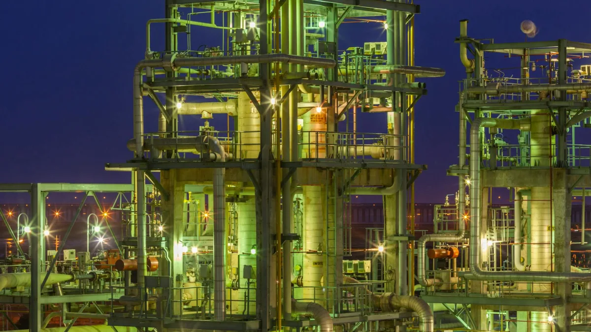 Global LNG Exports Decline to 6-Month Low Amidst Iran Conflict