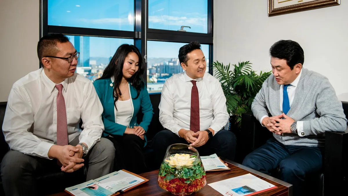 Dow Futures Drop 395 Points Amid Ongoing Iran Conflict; Crude Oil Prices Rise