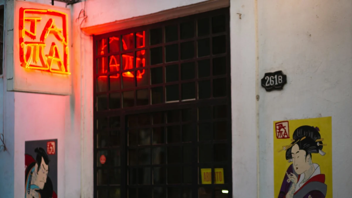 Pilot and Co-Pilot Fatalities After Jet Collides with Fire Truck at LaGuardia