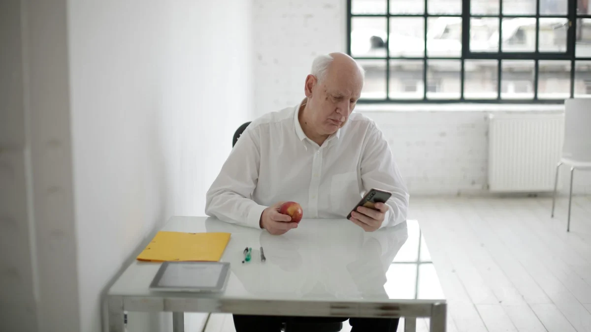 OraSure CEO Eglinton Purchases $94,597 in Company Shares