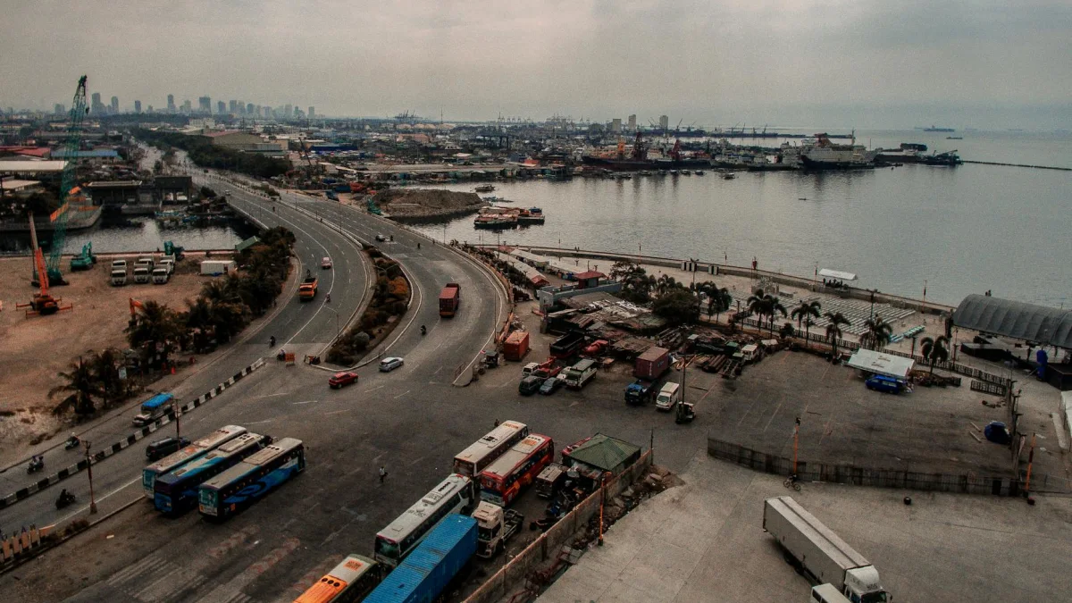 S&P 500 Gains 1.15% Amid U.S.-Iran War Optimism; Oil Prices Drop 10.9%