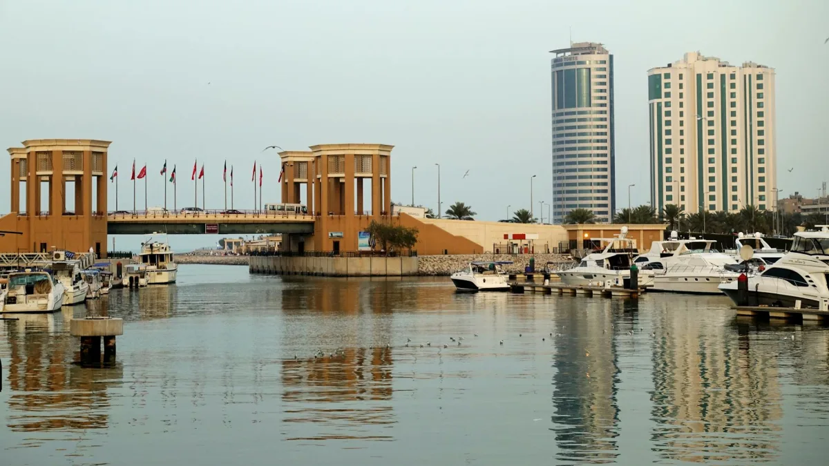 Bahrain Proposes UN Action for Hormuz Shipping Amid French Counterproposal