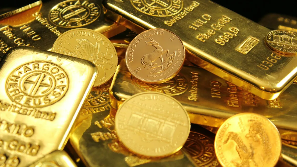 Gold Prices Fall to $4,335.97, Down 21% from January Peak of $5,594.82
