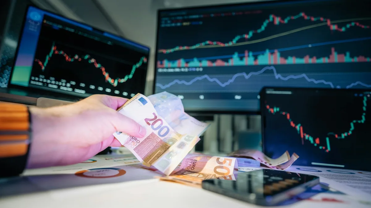 Market Sell-off: Tax Strategies for Investors Amid Current Volatility