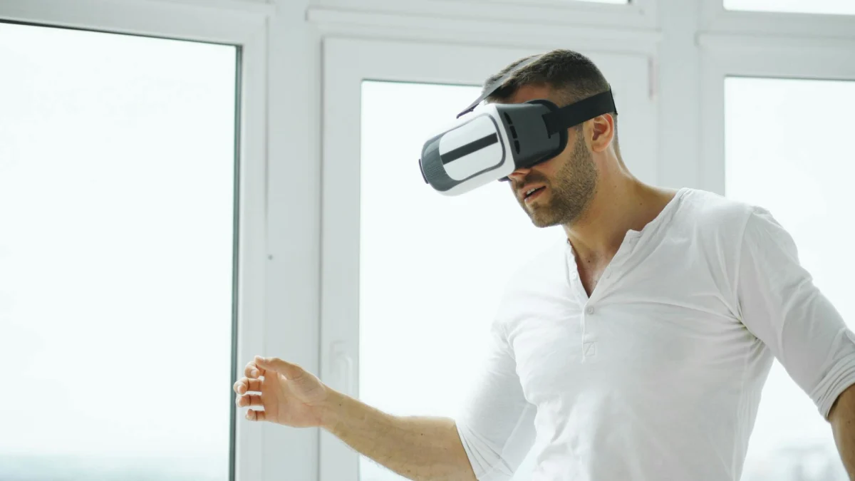 Micron Technology and Sandisk Experience Continued Stock Pullback