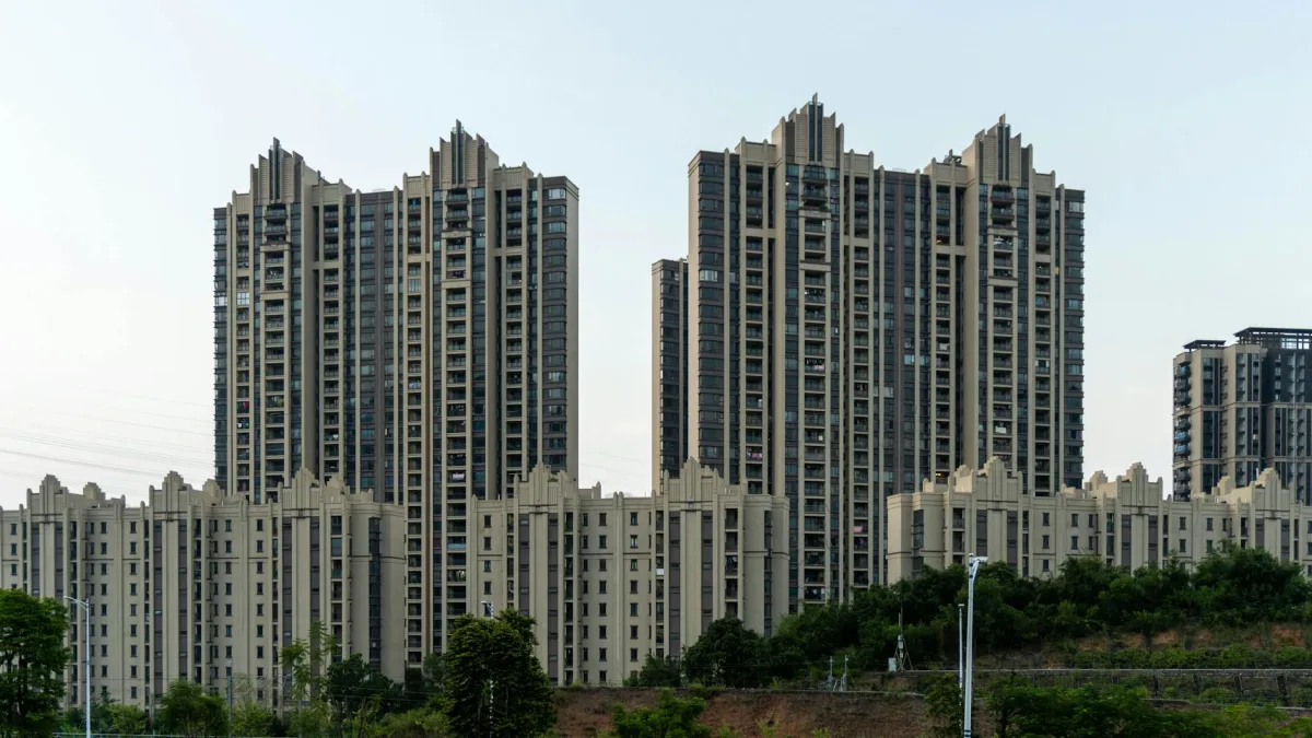 Mortgage Rates Rise to 6.5% Amid Iran Conflict, Impacting U.S. Housing Market