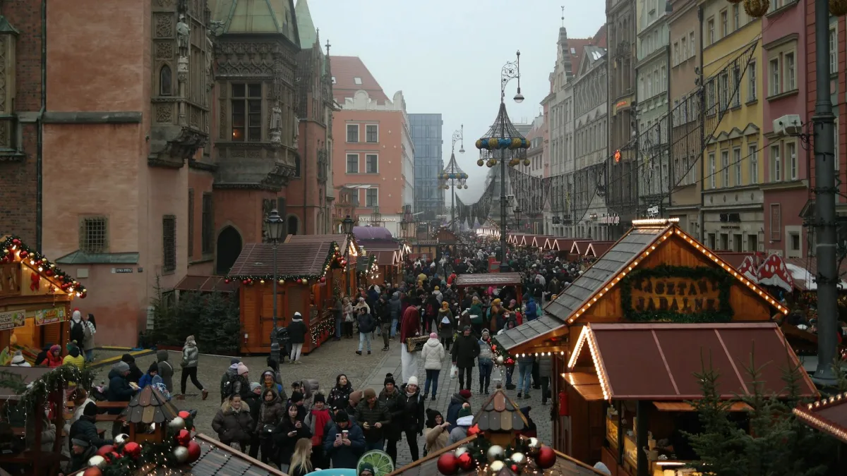 European Markets Expected to Open Lower; FTSE 100 Down 0.2%, DAX 0.6%