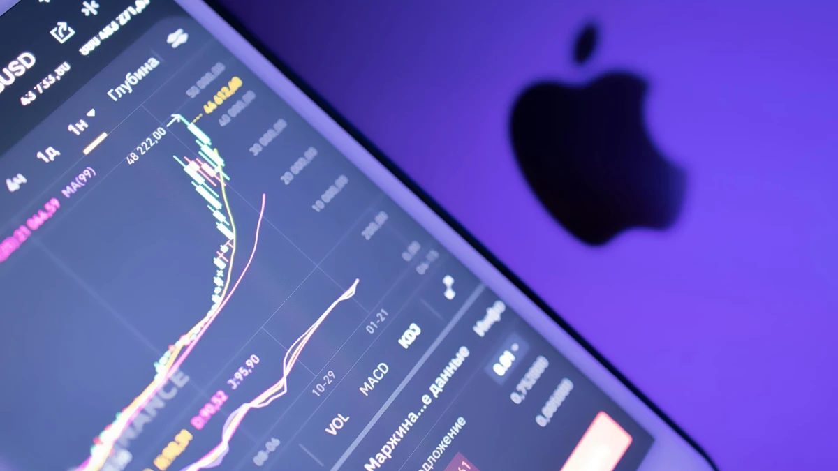 Apple's 2026 Revenue Forecast at $461.5 Billion, $8.50 EPS Projected