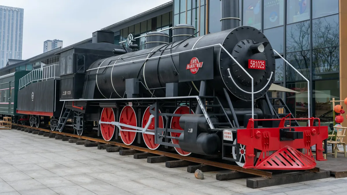 Nasdaq Falls 2.15%, S&P 500 Down 1.67% Amid Rising Oil Prices and Iran Conflict