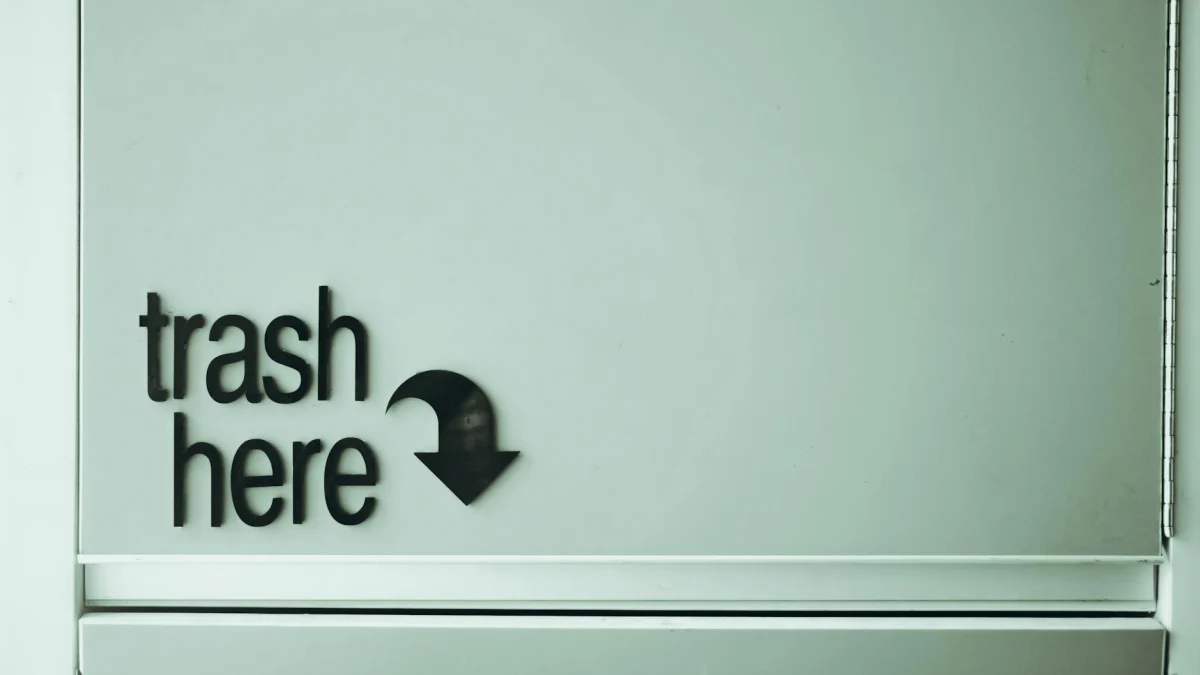 Trump Signs Executive Order to Pay TSA Employees Amid DHS Funding Stalemate