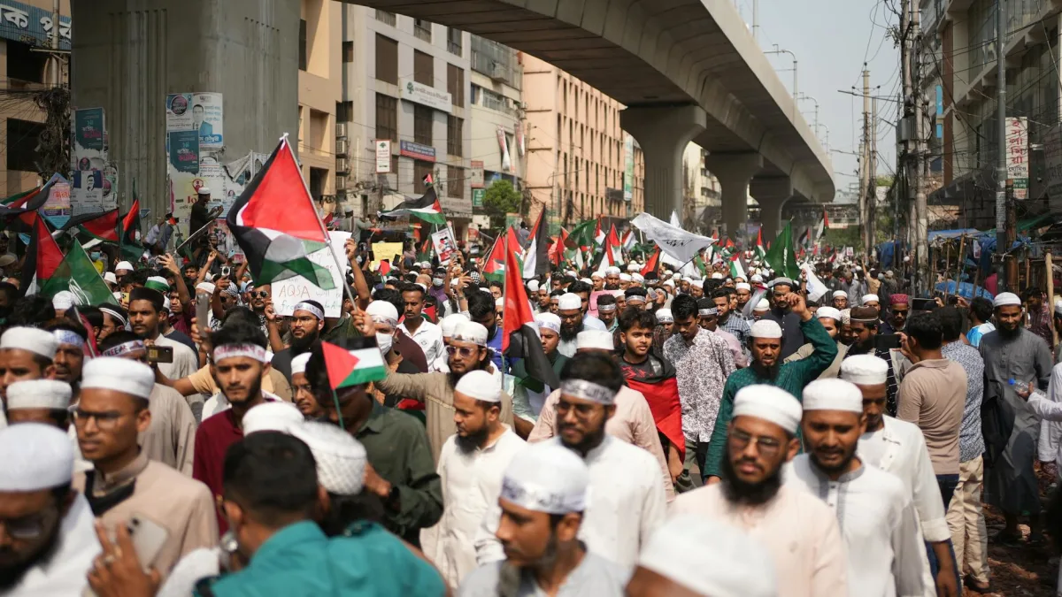 Houthis Launch Missile Strike on Israel Amid Ongoing U.S.-Israeli War