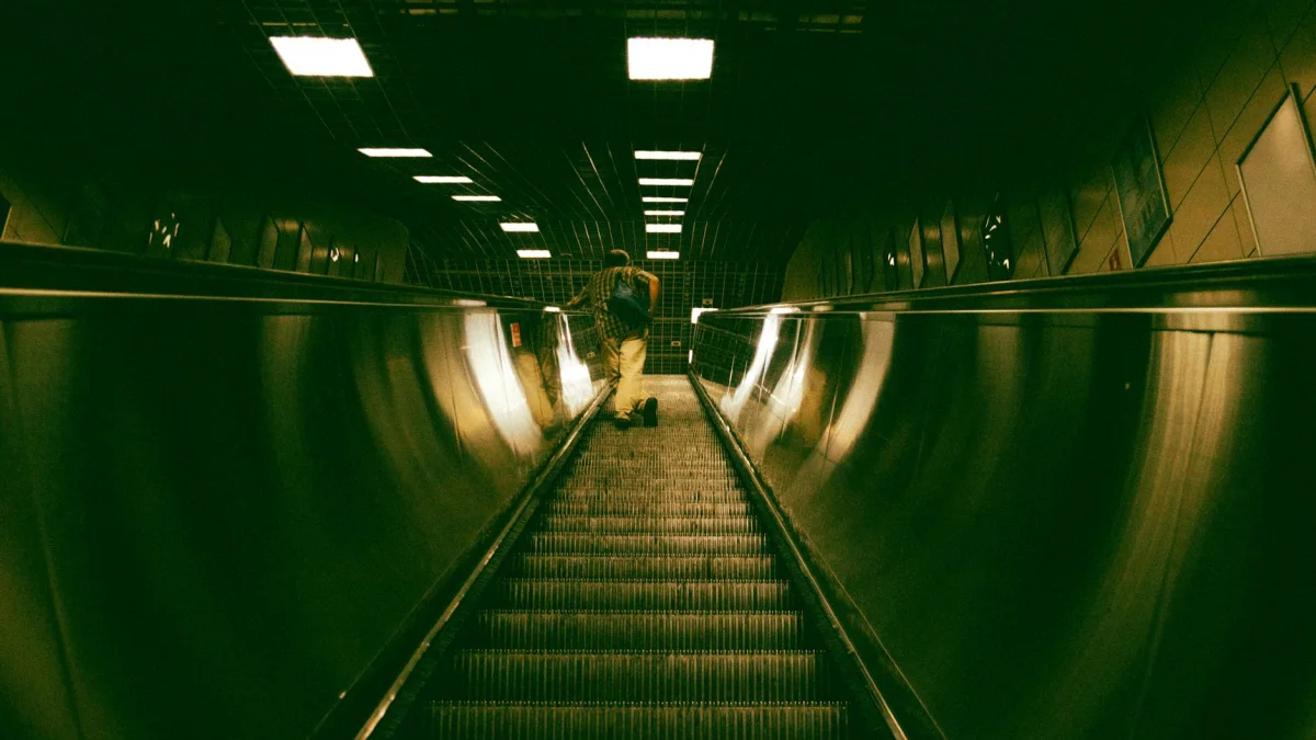 Brent Crude Oil Surpasses $115 as Iranian Conflict Escalates