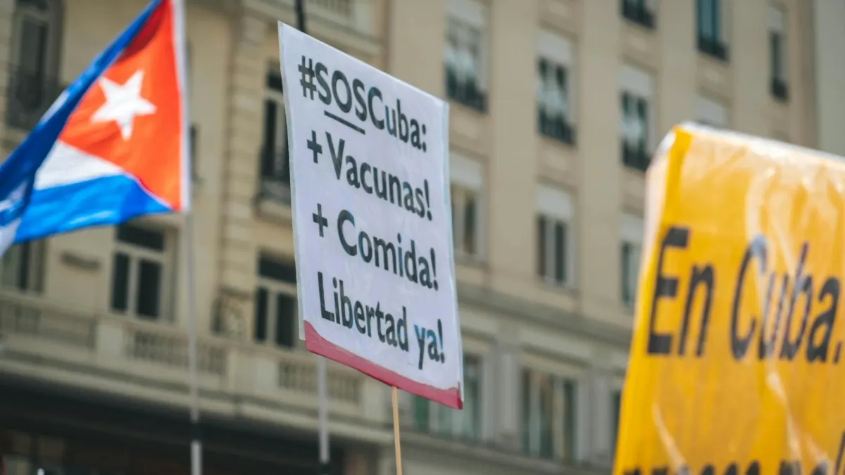 Trump Allows Russian Tanker with 650,000 Barrels of Oil to Reach Cuba