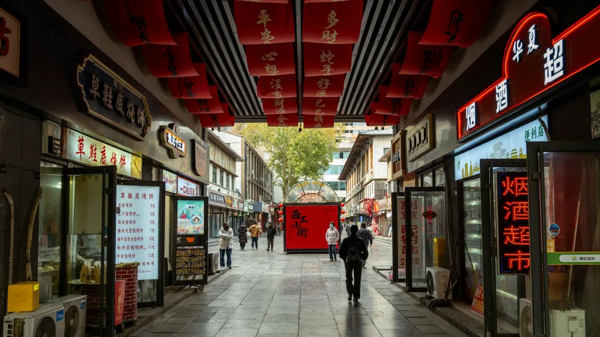 S&P 500 Climbs 3.4% Amid Economic Reports and Earnings Outlook