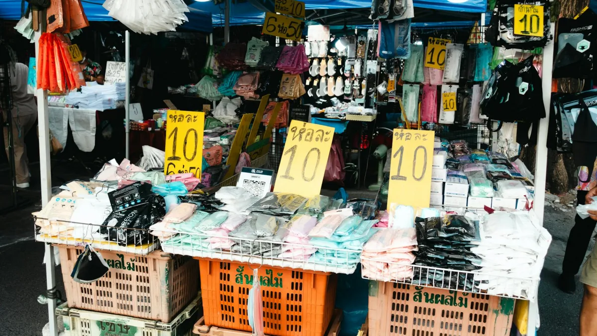 United Airlines (UAL) Raises Checked Bag Fee by $10 Amid Rising Fuel Costs