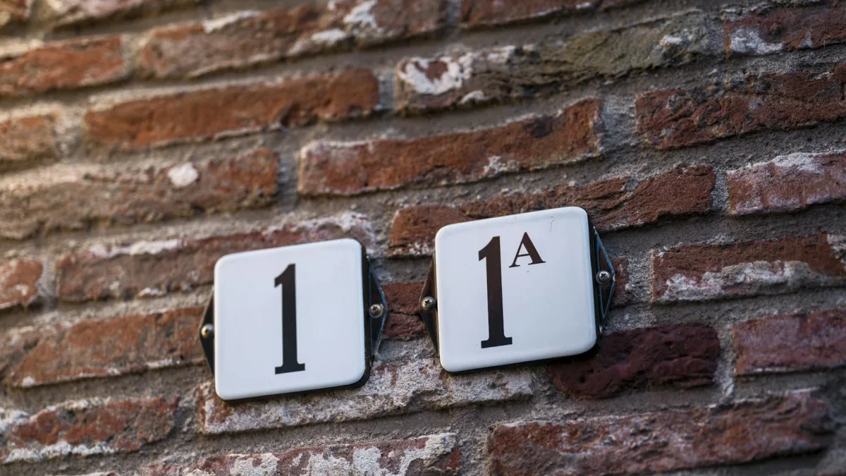 Investors Withdraw $11 Billion from Junk Bonds in 2023