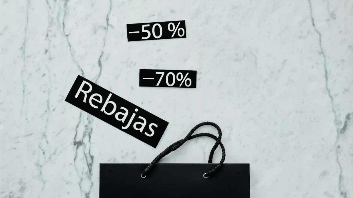 United Airlines (UAL) Raises Checked Bag Fees by $10-50 Due to Fuel Costs