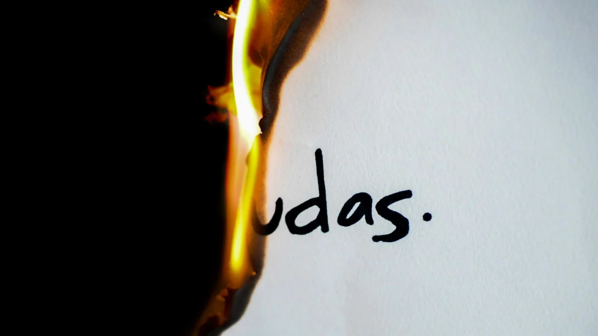 Oil Plunges and Stock Futures Rise: Ceasefire Plan Impacts Markets