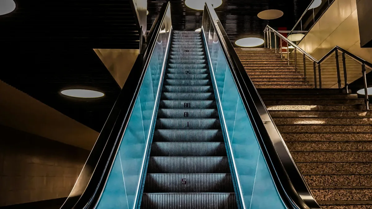 CoreWeave Stock (CW) Rated Underperform Amid Hyperscaler Concerns