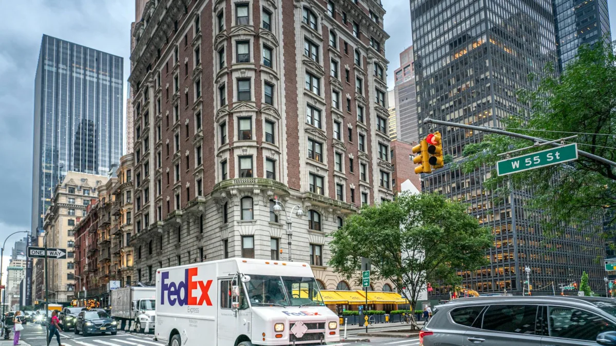FedEx (FDX) Freight Spinoff Projects 12% Operating Margin for 2026