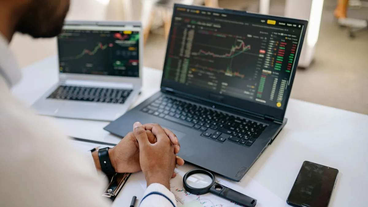 ADPT CEO Robins sells $1.76M in stock amid market movements