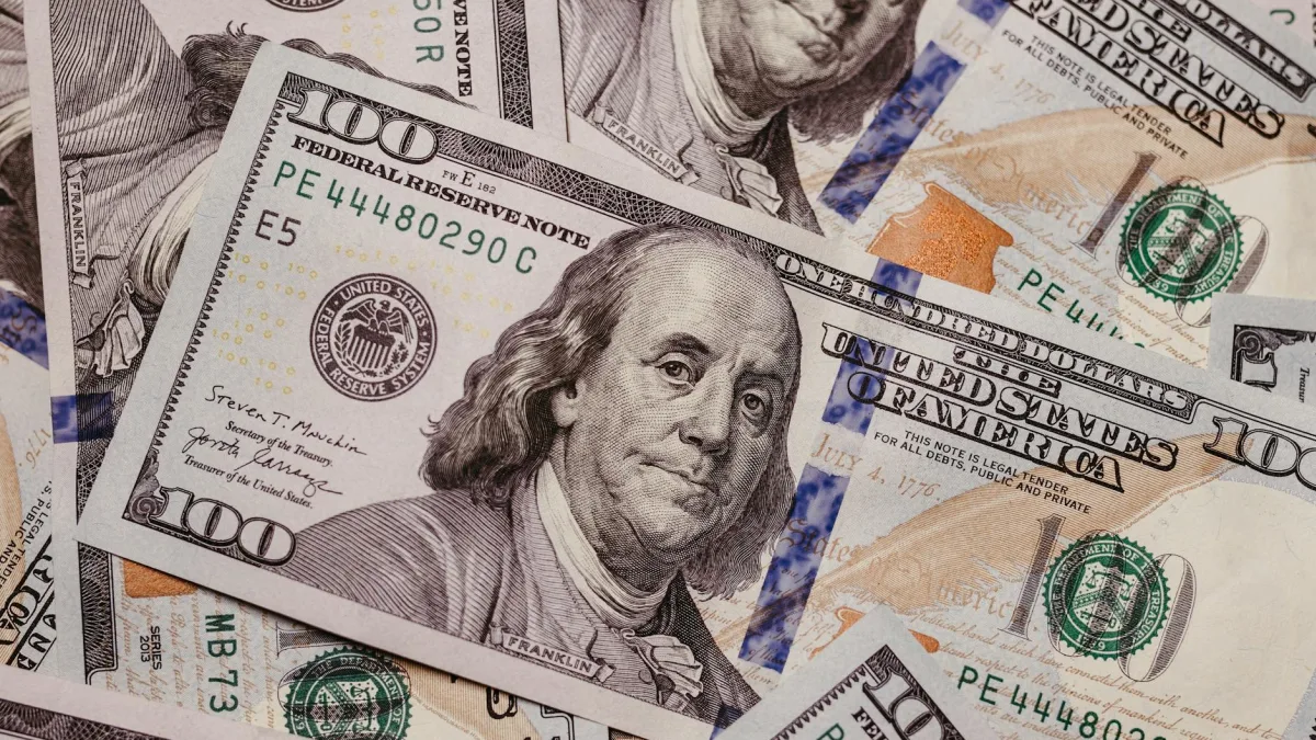 Dollar fluctuates amid US-Iran ceasefire concerns impacting markets