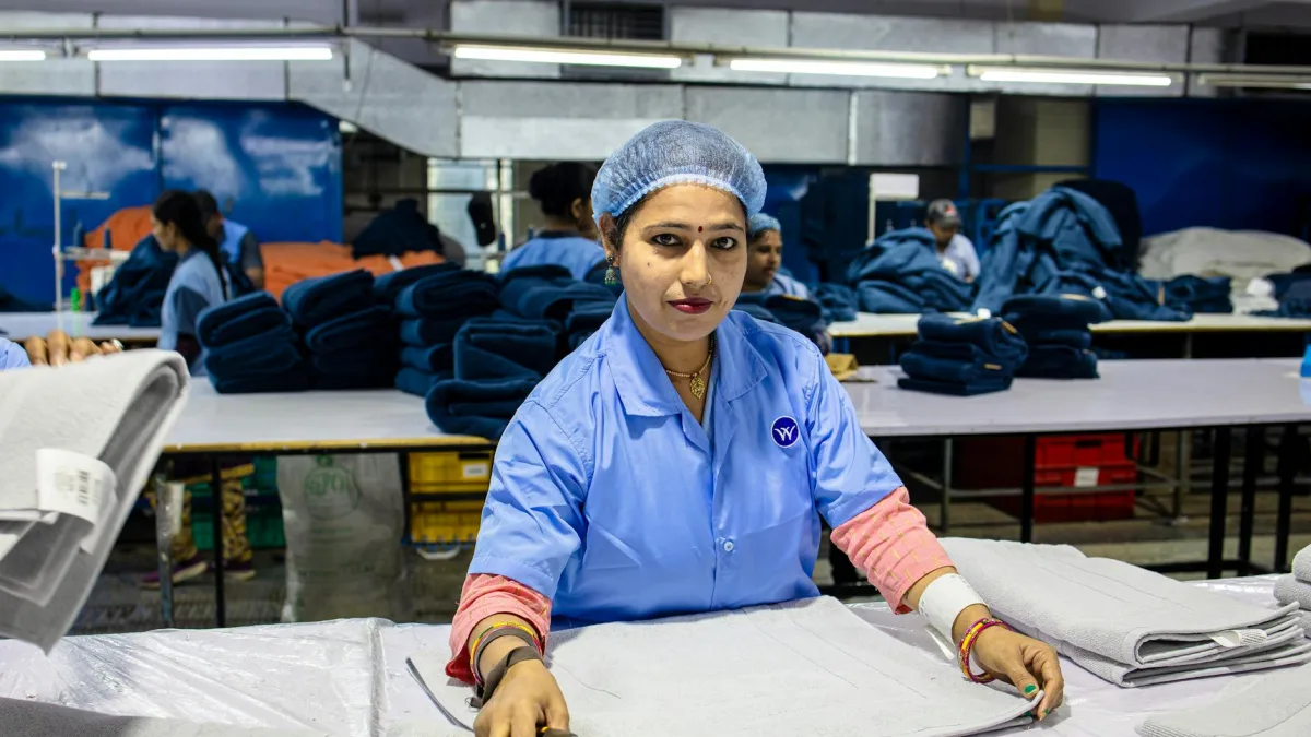 Indian Textile Exports Drop to $29.5 Billion Amid Rising Costs