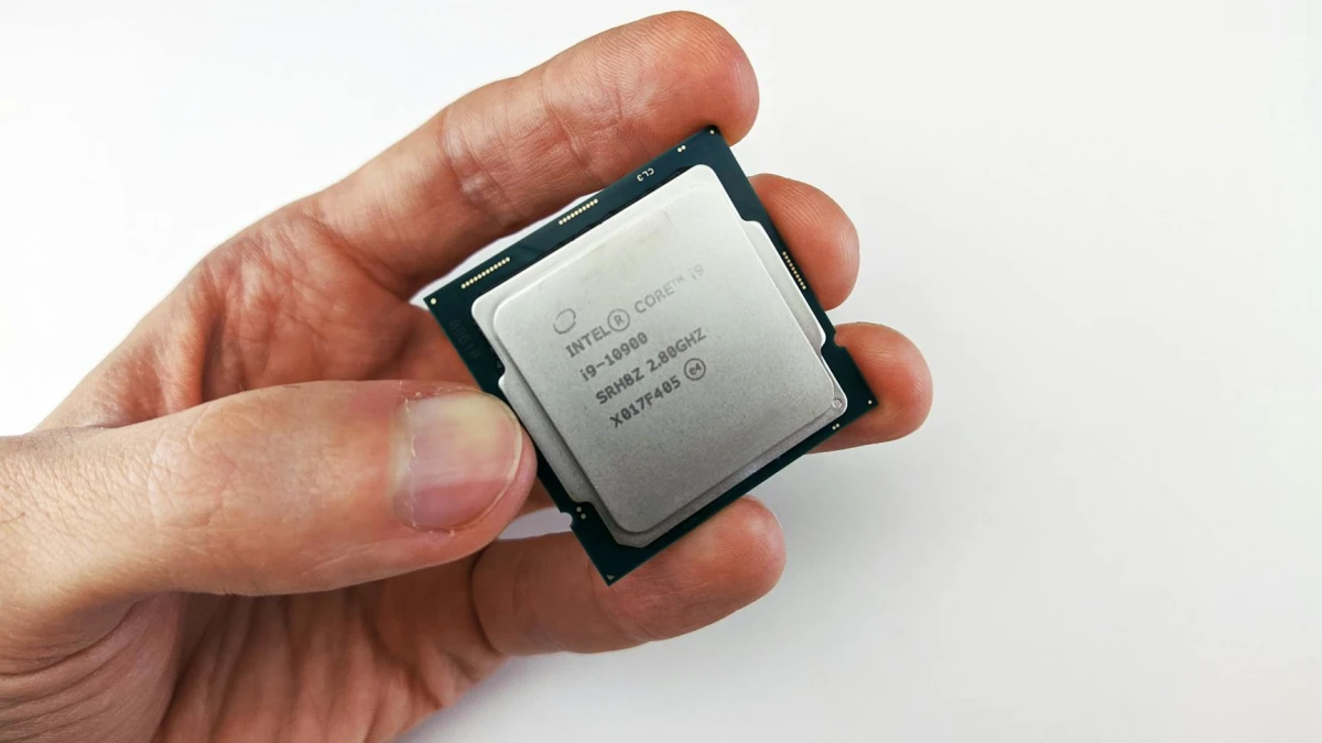 Intel (INTC) Extends Rally for 7th Day, Stock Performance Highlights