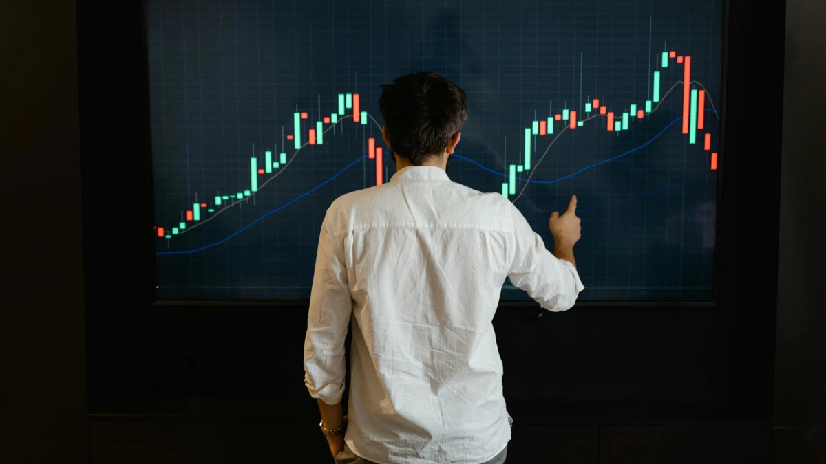 Crude Prices Rise Amid Asian Stocks Decline Ahead of Blockade