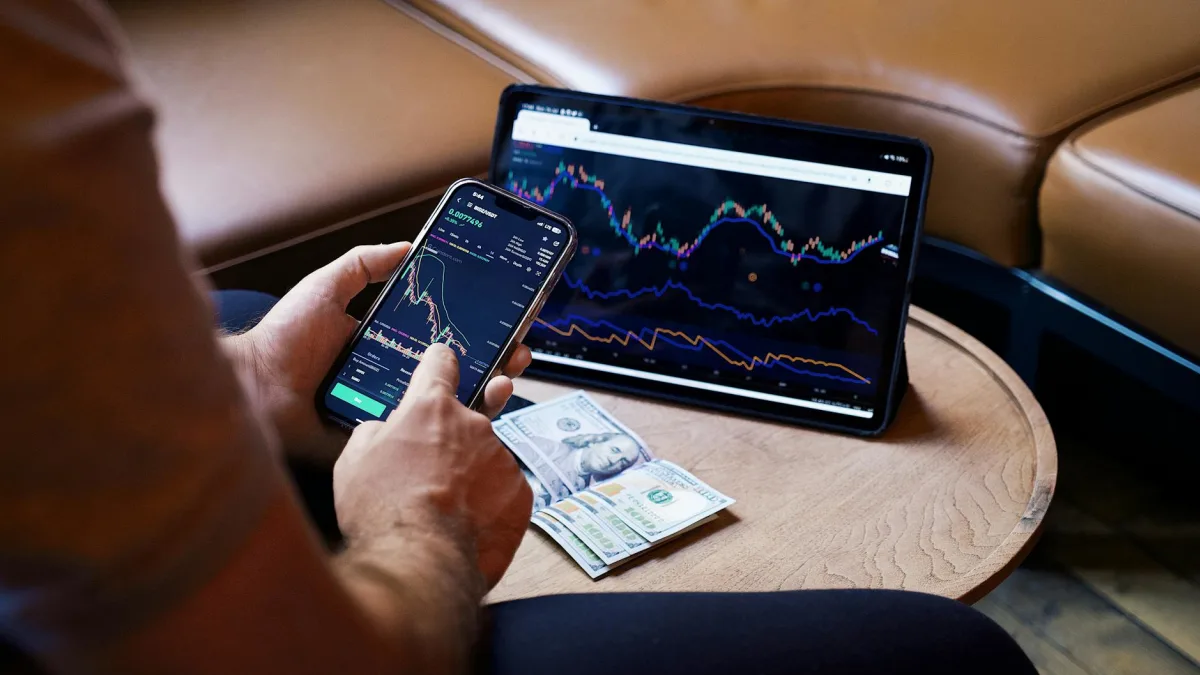Arista Networks (ANET) director sells $213,532 in stock