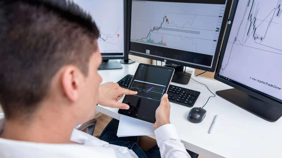 Enphase (ENPH) Underperforming: Investor Concerns Rise